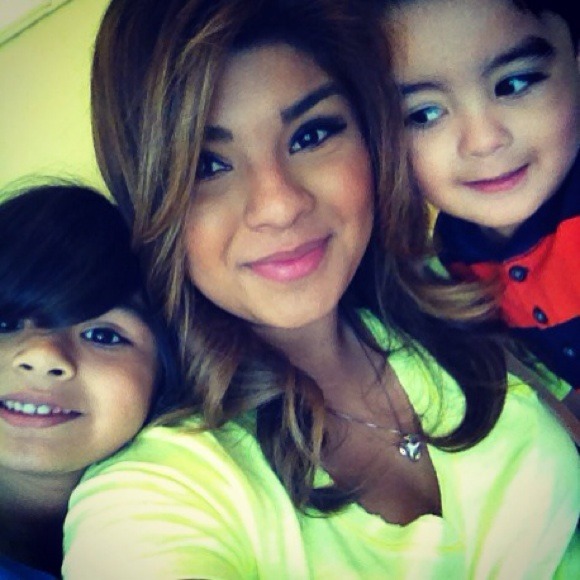 Profile Picture of Iris Flores (@ivisf1) on Poshmark