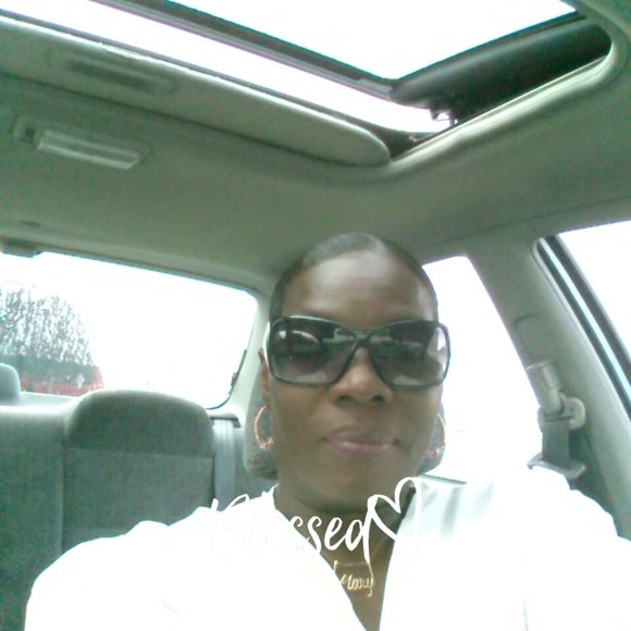 Profile Picture of Mary Camell (@marycamell) on Poshmark