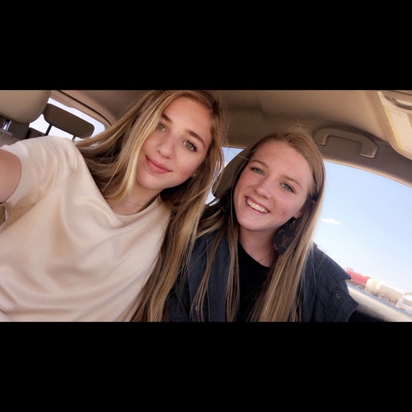 Profile Picture of Kallyn Snedecor (@kallynsned) on Poshmark