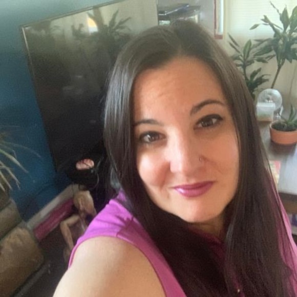 Profile Picture of Caroline Gariépy (@carolineg100) on Poshmark