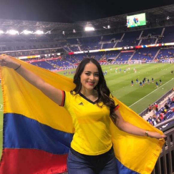 Profile Picture of Stephanie Grimaldos (@s_grimaldos) on Poshmark