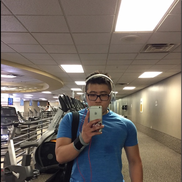 Profile Picture of Chun tong Kwok (@kirbyk10) on Poshmark