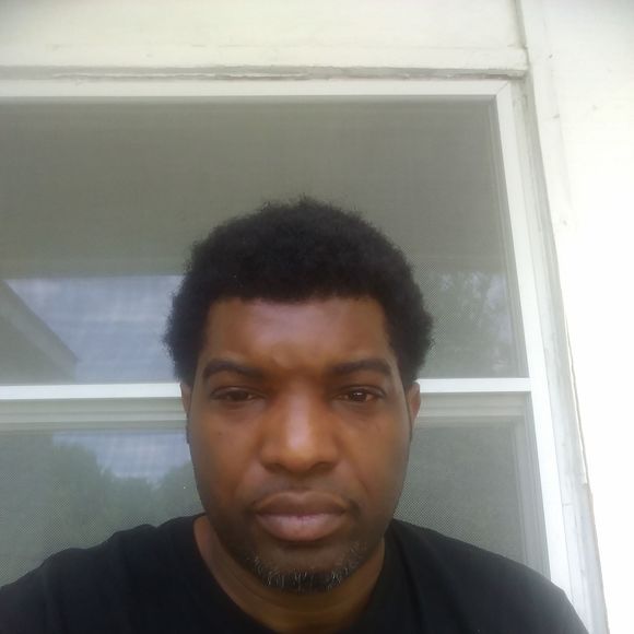 Profile Picture of Kevin Worthen (@kevinworthen) on Poshmark