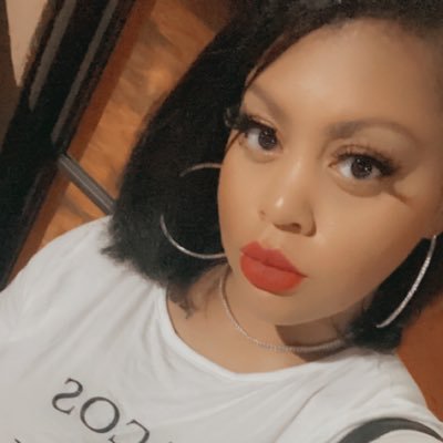 Profile Picture of Stacie C. Hopkins (@_IAdoreCharise_) on Twitter