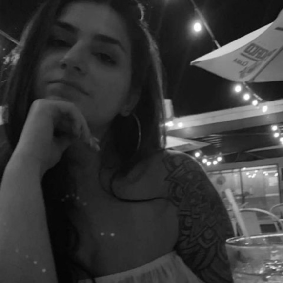 Profile Picture of Sheena Assemi (@sheenaassemi) on Poshmark