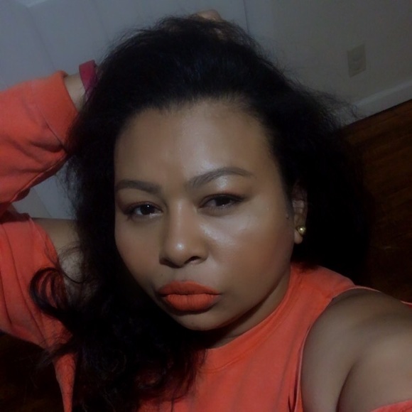 Profile Picture of Carol Chase (@mistresschase) on Poshmark