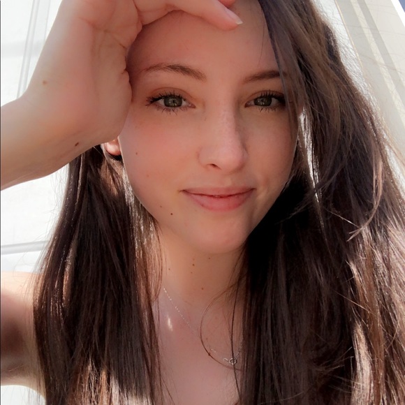 Chloe Rempfer - Poshmark Profile Picture of Chloe Rempfer (@chloe_merrill) on Poshmark