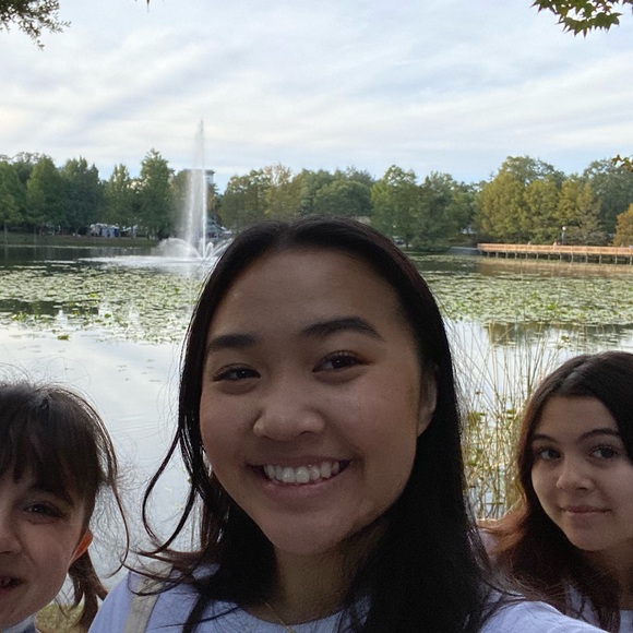 Profile Picture of Abigail Milam (@abinosavanh) on Poshmark