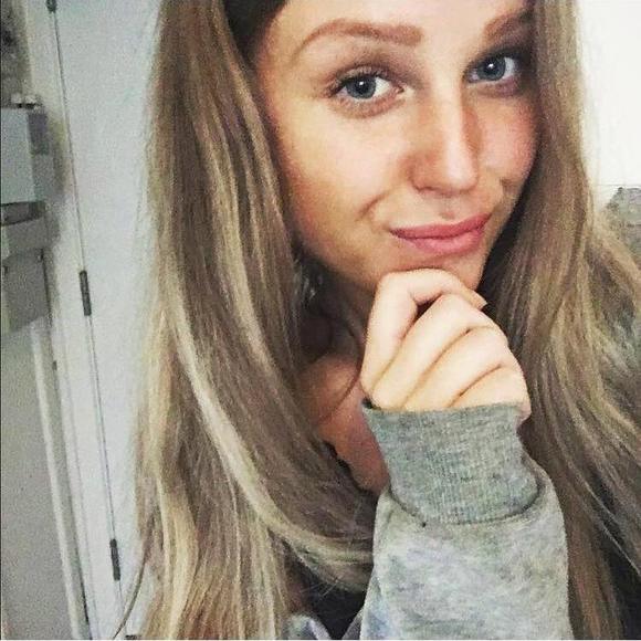 Profile Picture of Julie Gottfredsen (@juliethorup) on Poshmark