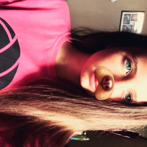 Profile Picture of Emma Infalt (@emmainfalt) on Poshmark