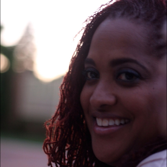 Profile Picture of Nora Poteat (@simple_style) on Poshmark