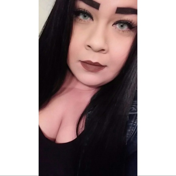 Profile Picture of Cathy Hernandez (@chrndz92) on Poshmark