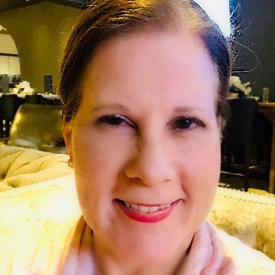 Profile Picture of Heidi McCloskey (@heidi_mccloskey) on Twitter