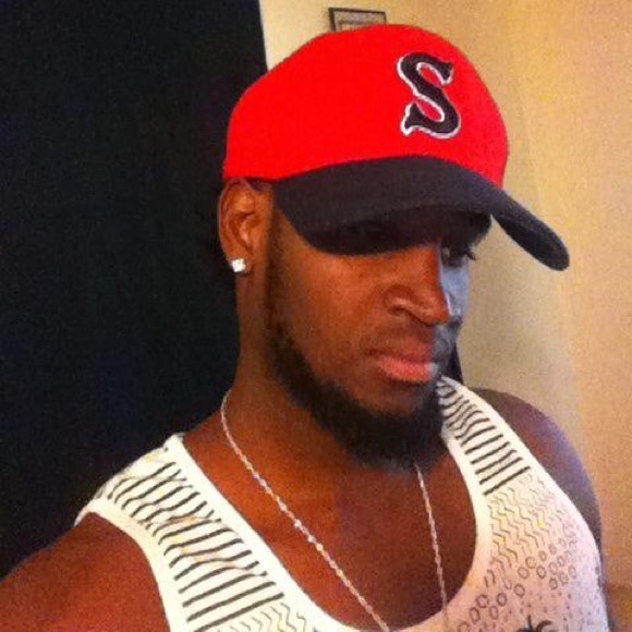 Profile Picture of Alexander Mateo (@bladyp115) on Poshmark