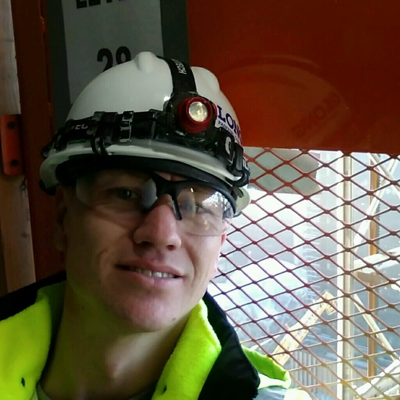 Profile Picture of Chad Fanning (@chad3182) on Poshmark