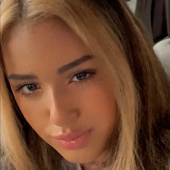 Profile Picture of Jasierlin Almanzar (@jasierlin2005) on Poshmark