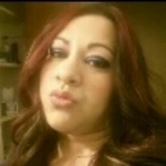 Profile Picture of Oriana Ontiveros (@oriana_) on Poshmark