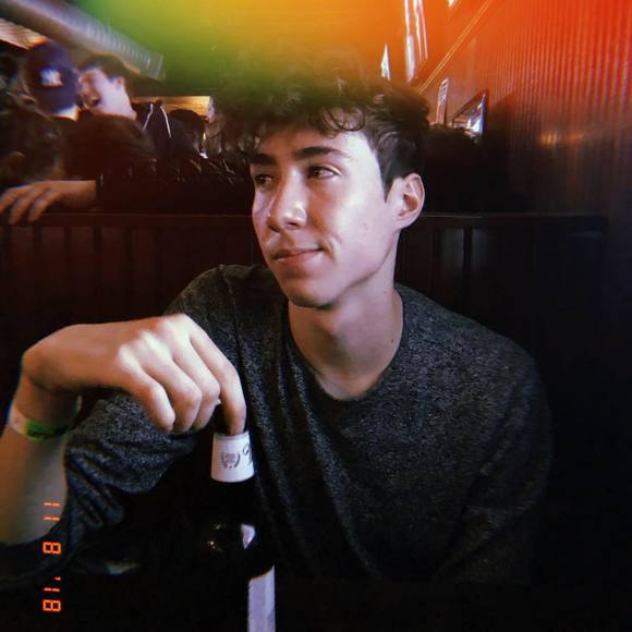 Devin Walls - Poshmark Profile Picture of Devin Walls (@devinwalls693) on Poshmark