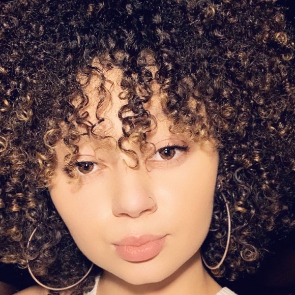 Profile Picture of Aminah Richardson (@aminah936) on Poshmark