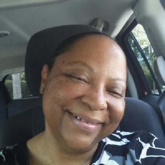 Profile Picture of Sherrell Williams (@chloew1803) on Poshmark