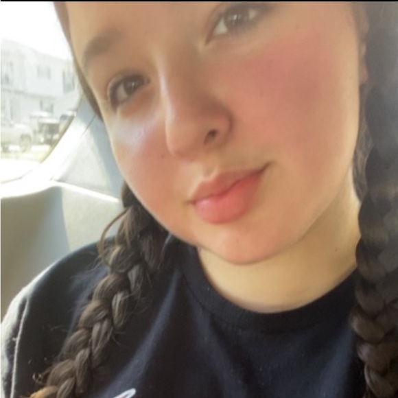 Profile Picture of Josie Plumley (@josieplumley) on Poshmark