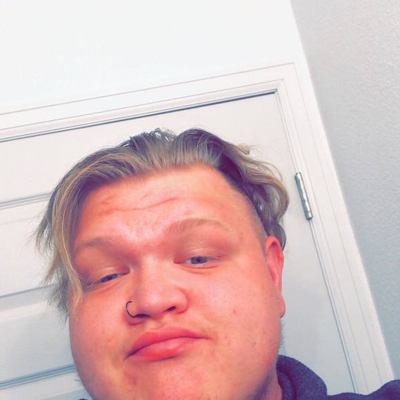 Profile Picture of Tyler Geiger (@geigertyler25) on Poshmark