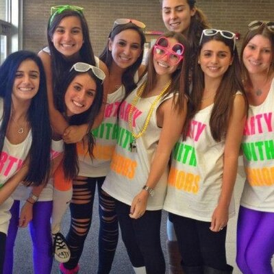 Profile Picture of Jess Weiner (@jweiner8) on Twitter