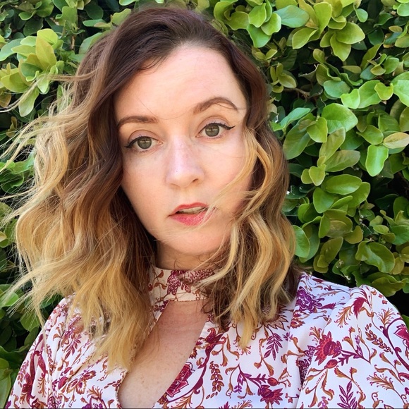 Profile Picture of Holly Benson (@hollybenson85) on Poshmark
