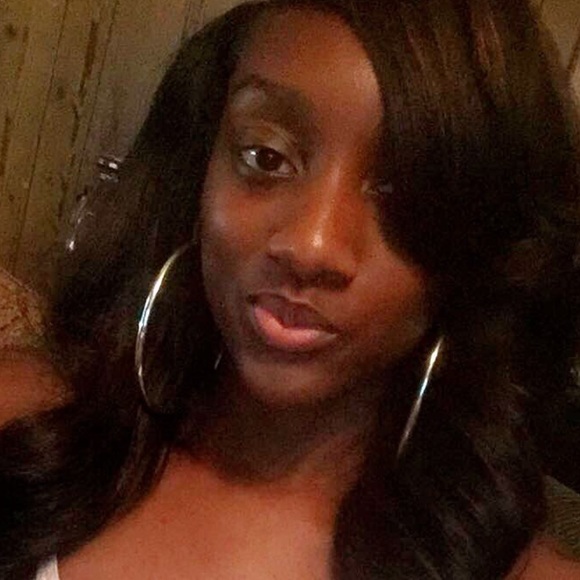 Brianna Blackshear - Poshmark Profile Picture of Brianna Blackshear (@brikierra) on Poshmark