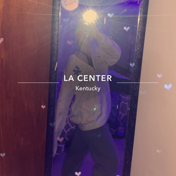 Profile Picture of Kendall Parrott (@kendall_parrott) on Poshmark