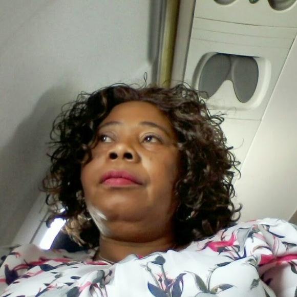 Profile Picture of Morayo Hassan (@morayohassan) on Poshmark
