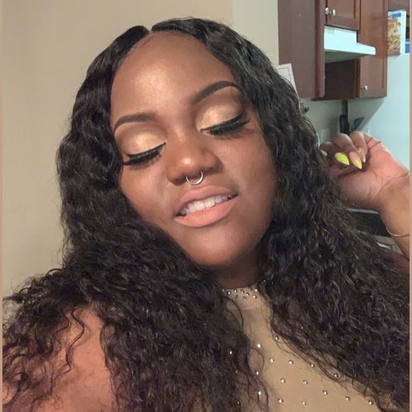 Toshanna Bell - Poshmark Profile Picture of Toshanna Bell (@toshanna_bell) on Poshmark