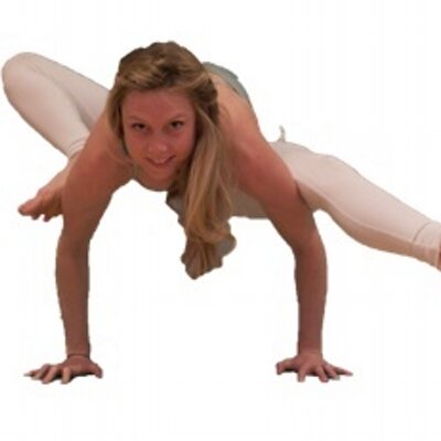 Profile Picture of Angela Arnold (@YoginiAlDente) on Twitter