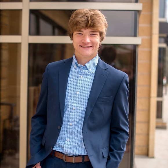 Profile Picture of Bennett Reinhard (@bennettreinhard) on Poshmark