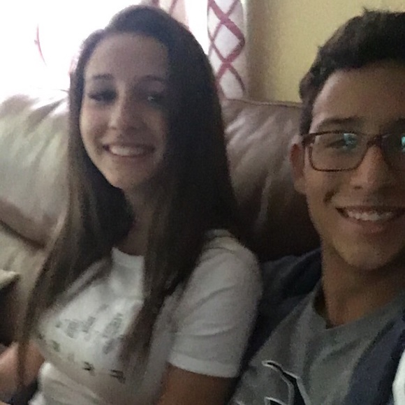 Profile Picture of Cameron Humphreys (@cameron89603) on Poshmark