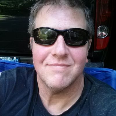 Profile Picture of Barry Wolf (@tldmglamb) on Twitter