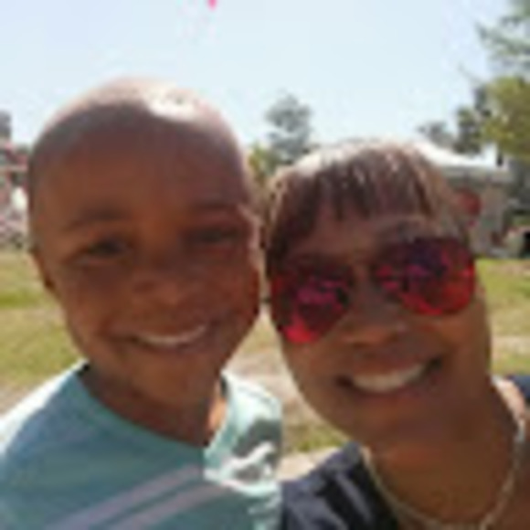 Profile Picture of Leander Hamilton (@hamiltonleander) on Poshmark