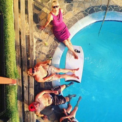 Profile Picture of Marion McCabe (@Mazsurf) on Twitter