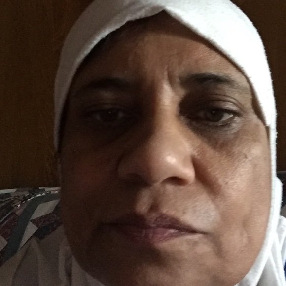 Profile Picture of Nikhat Bakali (@mrsnikhat) on Poshmark