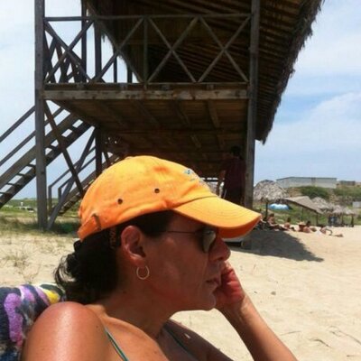 Profile Picture of Amelia Alvarado (@amelitanice) on Twitter