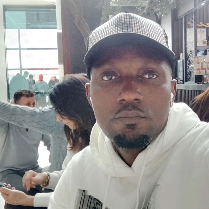 Profile Picture of David vase (@davidvase5) on Tiktok