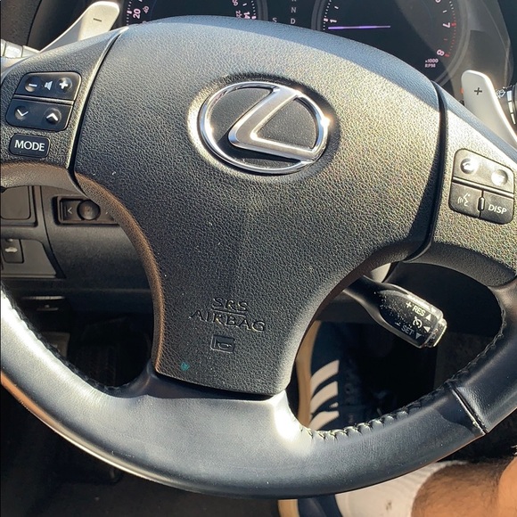 Profile Picture of Harold Rubio (@hvrxld) on Poshmark