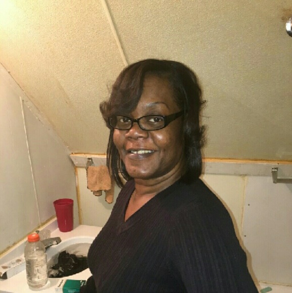 Profile Picture of Diana Greenhill (@greenhill_50) on Poshmark