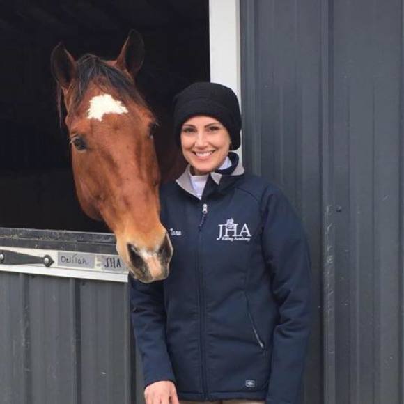 Profile Picture of Tara Algozzine (@talgozzine) on Poshmark