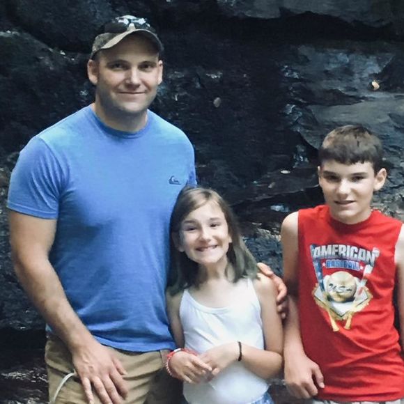 Elizabeth Eidenier - Poshmark Profile Picture of Elizabeth Eidenier (@melodylachance) on Poshmark