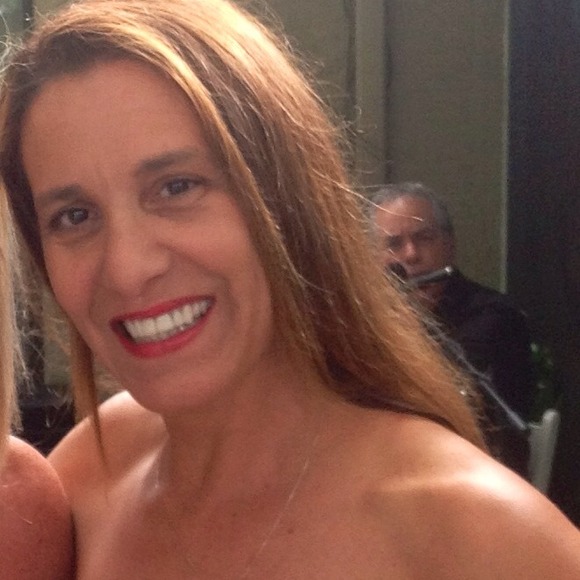 Profile Picture of Loly Paphites (@lolyslane) on Poshmark