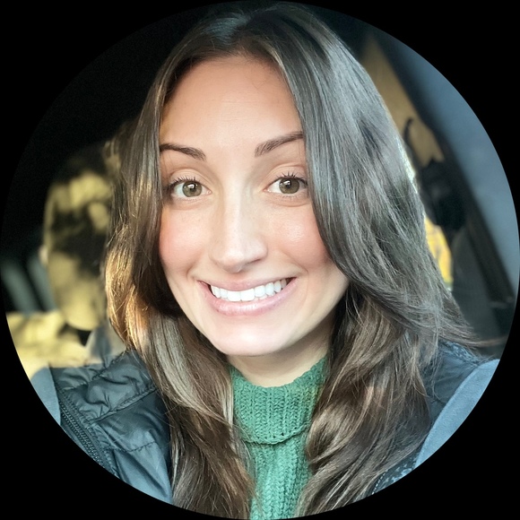 Profile Picture of Connilee Ocello (@conn1289) on Poshmark