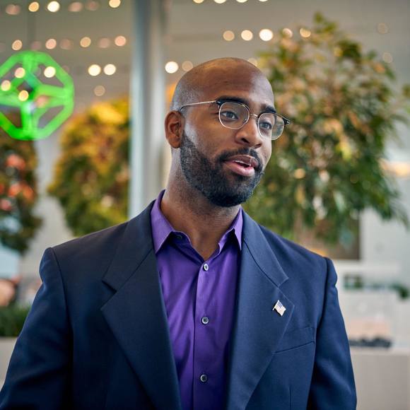 Profile Picture of Christopher Sumter (@csumter1) on Poshmark