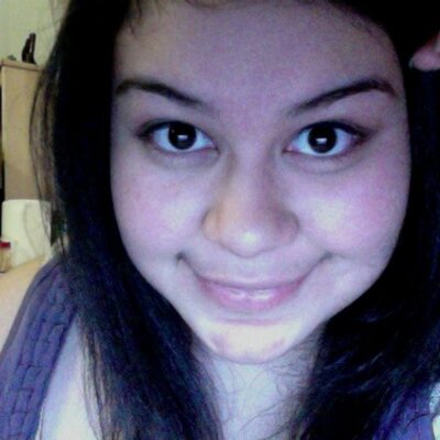 Profile Picture of Yolanda Villanueva (@Yoli_Vie) on Twitter