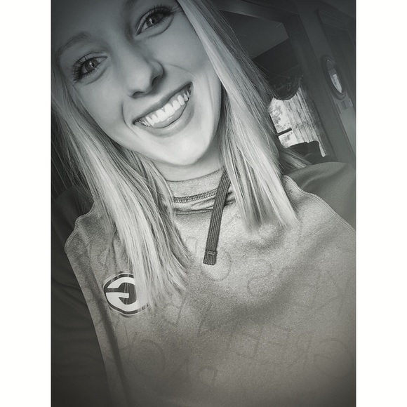 Profile Picture of Rachel Rongstad (@rachelrongstad) on Poshmark